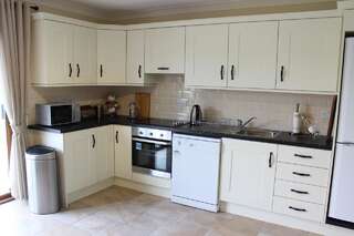 Дома для отпуска Berdie Beach House Инишкрон Дом для отпуска-5