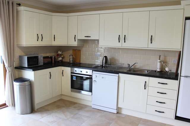 Дома для отпуска Berdie Beach House Инишкрон-7